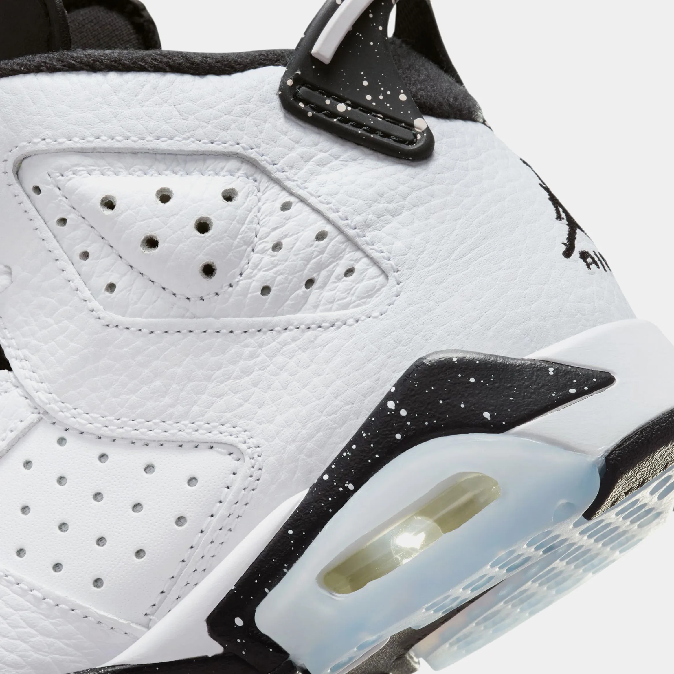 Air Jordan 6 Retro White & Black Grade School Lifestyle Shoes (White/Black)