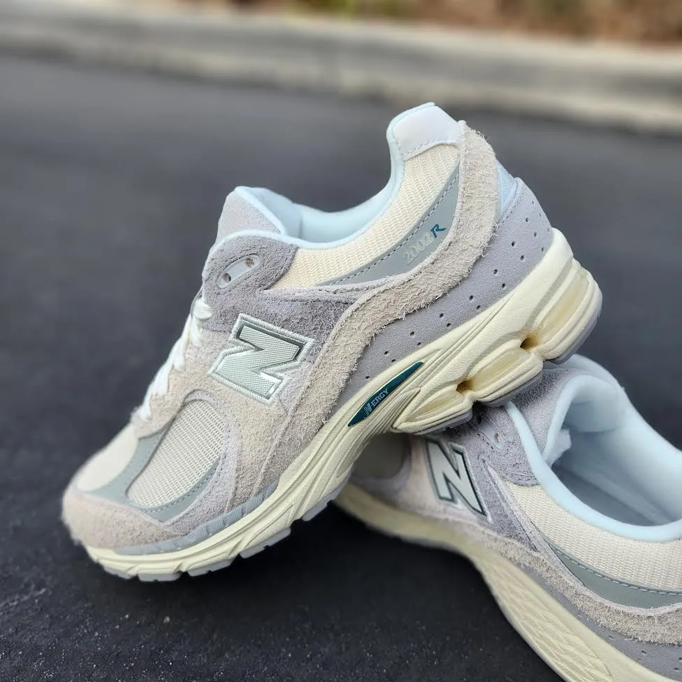 NEW BALANCE 2002R CLASSICS 'SILVER'