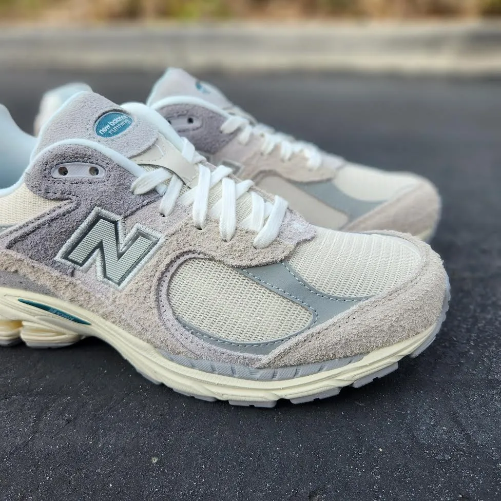 NEW BALANCE 2002R CLASSICS 'SILVER'