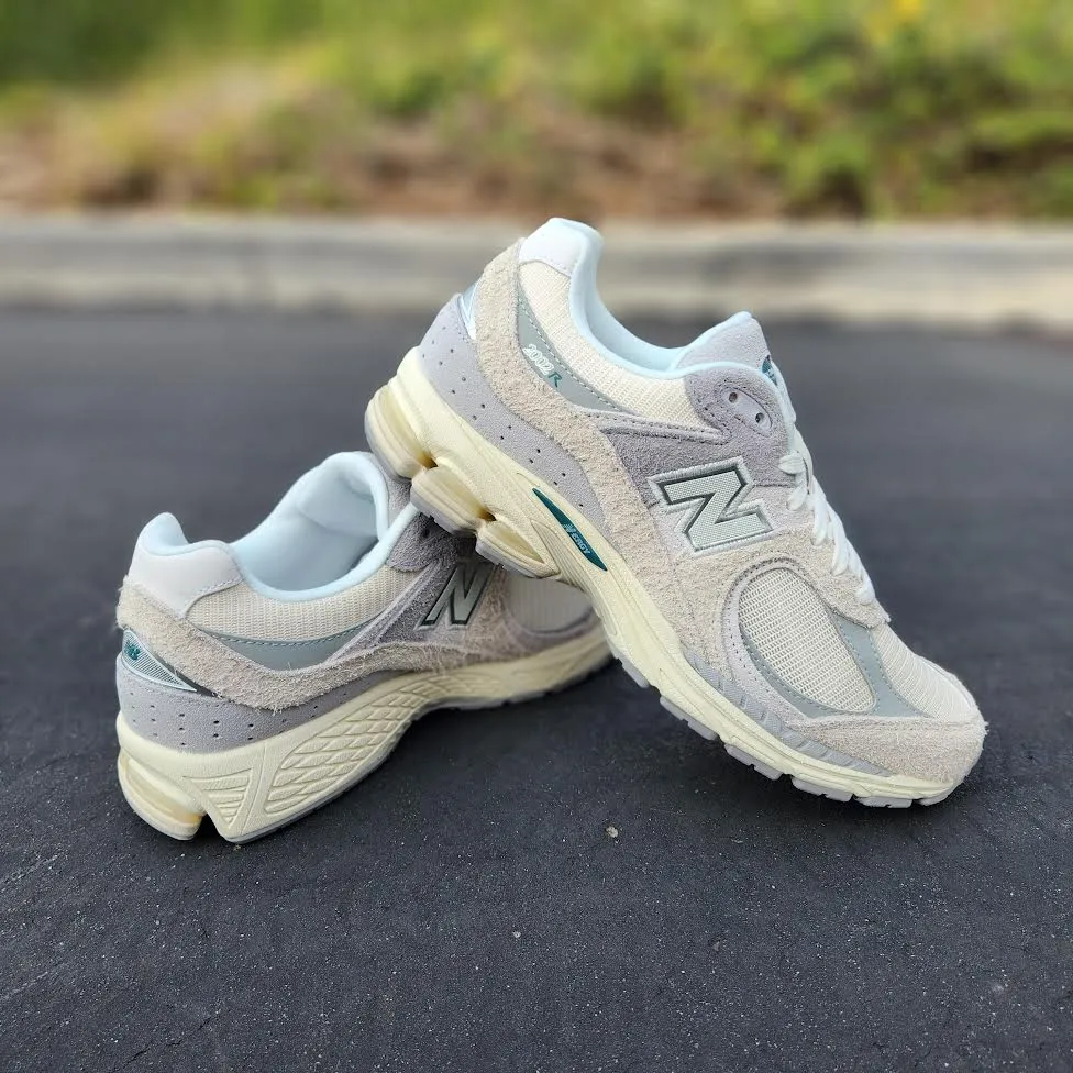 NEW BALANCE 2002R CLASSICS 'SILVER'