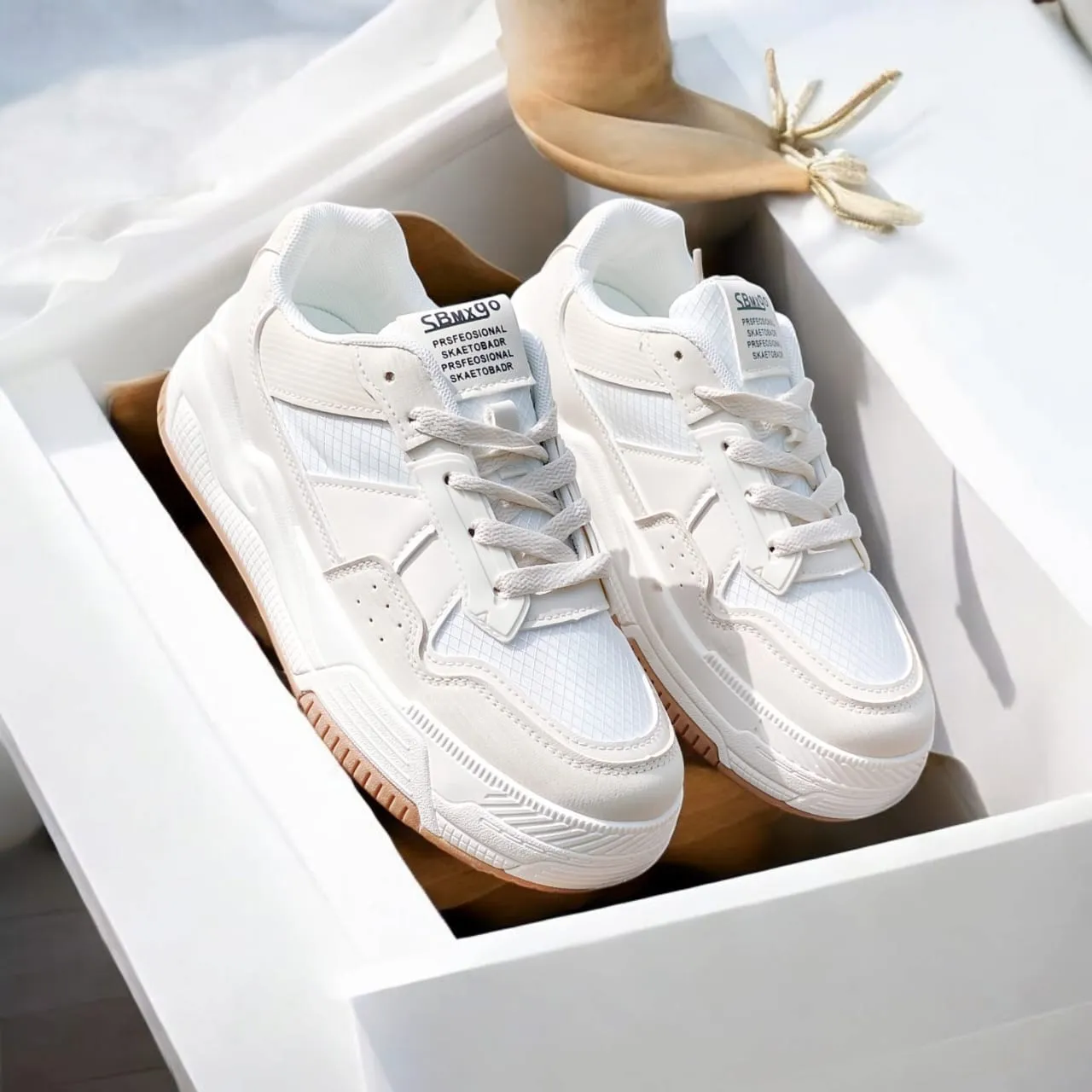 WOMAN'S SHOES WHITE CHUNK GS.42